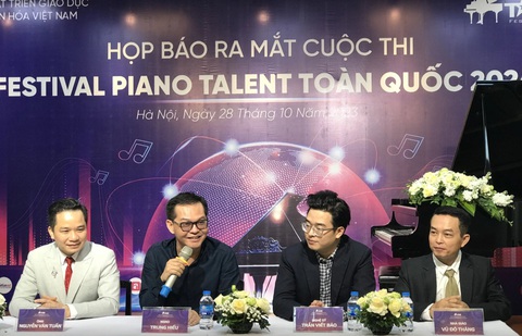 Qua Tuổi Trẻ Online, cuộc thi piano kêu gọi phụ huynh cảnh giác với những fanpage giả mạo- Ảnh 3. Cuộc thi họp báo ngày 28-10 - Ảnh: Đ.DUNG