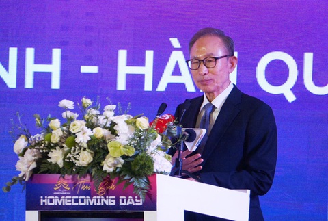 Cựu tổng thống Hàn Quốc kêu gọi doanh nghiệp về Thái Bình ‘làm tổ’- Ảnh 1. Cựu Tổng thống Hàn Quốc Lee Myung Bak kêu gọi các doanh nghiệp nước này đẩy mạnh nghiên cứu hợp tác đầu tư, lựa chọn tỉnh Thái Bình làm nơi sản xuất, kinh doanh - Ảnh: T.THẮNG