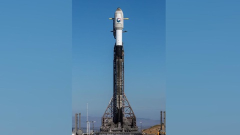 Tin tức thế giới 2-12: Israel muốn lập vùng đệm ngăn Hamas; SpaceX phóng vệ tinh cho Hàn Quốc- Ảnh 3. Tên lửa Falcon 9 của SpaceX đưa vệ tinh do thám Hàn Quốc lên quỹ đạo từ căn cứ lực lượng không gian Vandenberg (California, Mỹ) - Ảnh: SpaceX