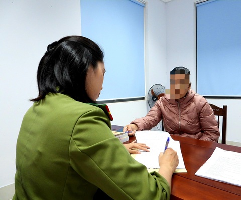 Khởi tố nữ môi giới, lừa 5 người lao động đi Dubai 'làm việc nhẹ lương cao'- Ảnh 1. Lê bị khởi tố tội mua bán người - Ảnh: H.B.