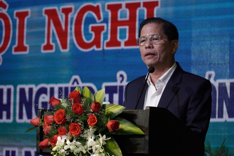 Lo 4 dự án bị 'xóa sổ' do quy hoạch Nha Trang- Ảnh 3. Ông Nguyễn Tấn Tuân - chủ tịch UBND tỉnh Khánh Hòa - phát biểu tại buổi đối thoại - Ảnh: Th.Đ.