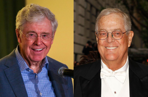 10 gia tộc giàu nhất thế giới năm 2023- Ảnh 7. Charles Koch (bên trái) và David Koch cùng thừa kế công ty lọc dầu của cha - ông Fred Koch - Ảnh: REUTERS