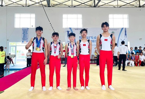 Hơn 1 tỉ đồng ủng hộ VĐV Nguyễn Minh Triết giữa lằn ranh sinh tử- Ảnh 1. VĐV Nguyễn Minh Triết (bìa phải) đang trong cơn nguy kịch sau tai nạn lúc tập luyện - Ảnh: TDDC VN