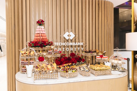 Techcombank Priority đem đến trải nghiệm đẳng cấp, xứng tầm- Ảnh 3. Với khách hàng ưu tiên, Techcombank Priority luôn xây dựng các sản phẩm dịch vụ được thiết kế riêng - Ảnh: TCB