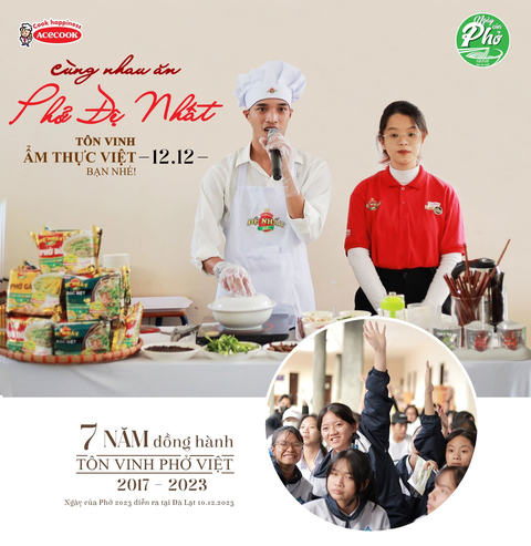 Hình ảnh đầu bếp biểu diễn nấu Phở Đệ Nhất tại lớp học. Ảnh: Đ.H Hình ảnh đầu bếp biểu diễn nấu Phở Đệ Nhất tại lớp học. Ảnh: Đ.H