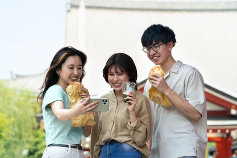 Gen Z và xu hướng ‘sống’ trực tuyến- Ảnh 1. Gen Z và xu hướng ‘sống’ trực tuyến- Ảnh 1.