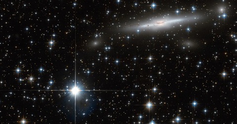 Điểm thu hút lớn nằm ngoài vùng trời này - Ảnh NASA Điểm thu hút lớn nằm ngoài thiên hà của chúng ta - Ảnh NASA