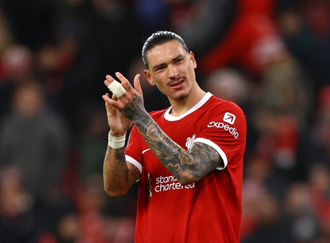 Tin tức thể thao sáng 21-12: Liverpool thắng đậm sau trận hòa Man United- Ảnh 1. Nunez không ghi bàn nhưng vẫn ghi dấu ấn với một kiến tạo - Ảnh: REUTERS