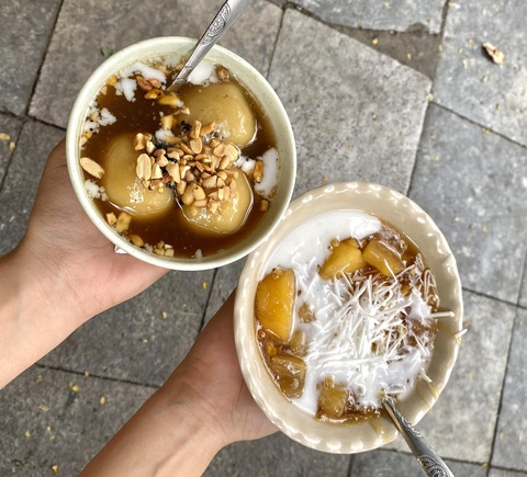 Bánh đúc nóng, bánh trôi tàu, phở sưởi ấm mùa đông Hà Nội- Ảnh 4. Bánh trôi tàu, chè sắn ấm lòng ngày đông lạnh - Ảnh: FB Mô Tê