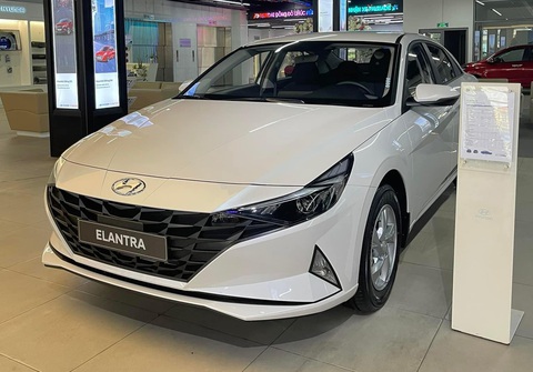 Tin tức giá xe: Hyundai Elantra giảm tới 70 triệu đồng ở nhiều đại lý, hút khách dịp Tết- Ảnh 1. Hyundai Elantra sản xuất 2022 đang được các đại lý tìm cách xả nốt những chiếc cuối cùng còn tồn đọng - Ảnh: Đại lý Hyundai/Facebook