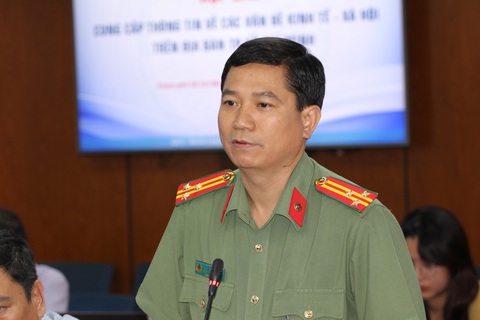 TP.HCM siết kiểm tra nồng độ cồn, trường hợp vi phạm tăng 94%- Ảnh 1. Thượng tá Lê Mạnh Hà, phó trưởng Phòng tham mưu Công an TP.HCM, thông tin về kết quả đợt cao điểm kiểm tra nồng độ cồn vừa qua - Ảnh: THÀNH NHÂN