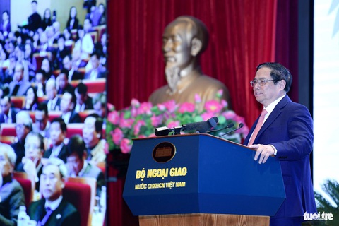 Thủ tướng Phạm Minh Chính khẳng định 6 thành tựu nổi bật của ngoại giao kinh tế Việt Nam- Ảnh 2. Thủ tướng Phạm Minh Chính phát biểu chỉ đạo tại phiên họp ngoại giao kinh tế của Hội nghị Ngoại giao lần thứ 32 - Ảnh: NAM TRẦN