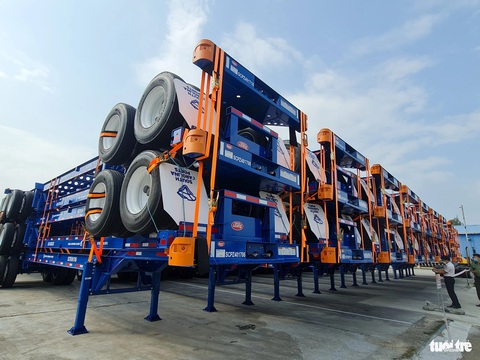 Xuất khẩu Quảng Ngãi lập kỷ lục, chạm mốc 2,4 tỉ USD- Ảnh 2. Với lợi thế cảng nước sâu Dung Quất, doanh nghiệp tại Quảng Ngãi đã nắm bắt lợi thế tăng cường hoạt động xuất nhập khẩu đạt kim ngạch ấn tượng - Ảnh: TR.M.