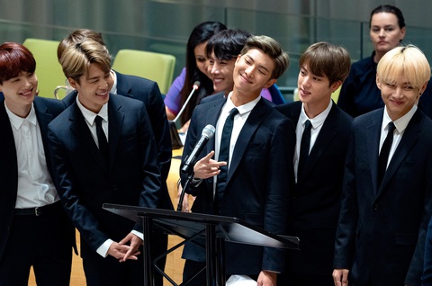 BTS là nhóm K-pop đầu tiên phát biểu tại Liên Hiệp Quốc Ảnh: Billboard BTS là nhóm K-pop đầu tiên phát biểu tại Liên Hiệp Quốc - Ảnh: Billboard