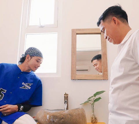 Hành trình 'giải cứu' nước yếu của Panasonic tại 3 miền đất nước- Ảnh 3. Dòng nước tại homestay đã chảy mạnh hơn sau khi được lắp hai chiếc máy bơm cùng lúc - Ảnh: Panasonic