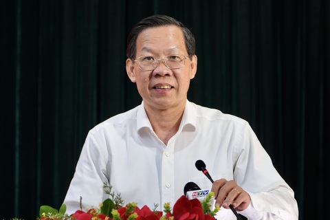 Ông Phan Văn Mãi: Trung tâm quận 1 phải hướng đến như Singapore- Ảnh 2. Chủ tịch UBND TP.HCM Phan Văn Mãi phát biểu chỉ đạo hội nghị - Ảnh: HỮU HẠNH