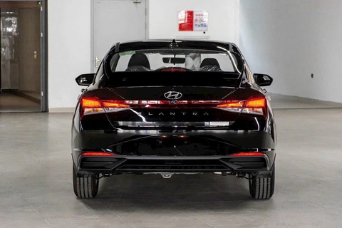 Tin tức giá xe: Hyundai Elantra giảm tới 70 triệu đồng ở nhiều đại lý, hút khách dịp Tết- Ảnh 7. Hyundai Elantra bản Tiêu chuẩn sử dụng động cơ xăng Gamma 1.6L MPI, hút khí tự nhiên, cho công suất 125 mã lực và mô men xoắn 155Nm, kết hợp hộp số tự động 6 cấp và hệ dẫn động cầu trước - Ảnh: Đại lý Hyundai/Facebook