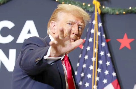 Ông Trump tham gia sự kiện vận động tranh cử ở TP Waterloo, bang Iowa, Mỹ hôm 19-12 - Ảnh: REUTERS Ông Trump tham gia sự kiện vận động tranh cử ở TP Waterloo, bang Iowa, Mỹ hôm 19-12 - Ảnh: REUTERS