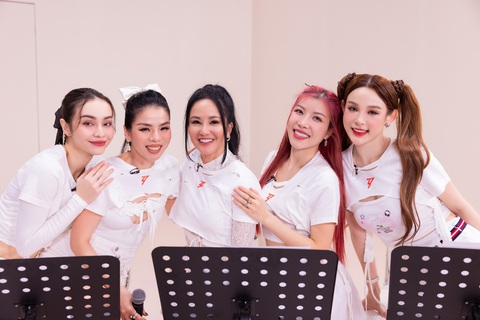 Nhóm Ước gì - Mưa phi trường tập luyện cho vòng công diễn mới - Ảnh: BTC Nhóm Ước gì - Mưa phi trường tập luyện cho vòng công diễn mới - Ảnh: BTC