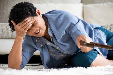 Chủ động bảo vệ sức khỏe người cao tuổi trong mùa lạnh- Ảnh 1. Chủ động bảo vệ sức khỏe người cao tuổi trong mùa lạnh- Ảnh 1.