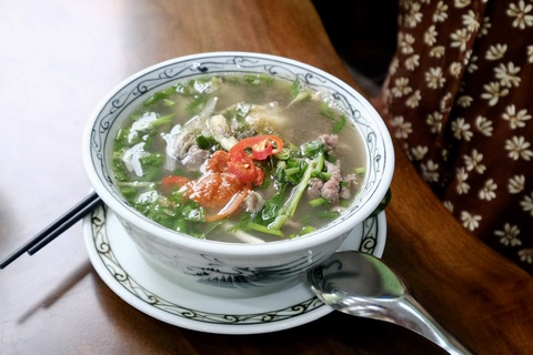 Bát phở nóng sẽ làm buổi sáng mùa đông của bạn thêm ấm áp - Ảnh: NAM TRẦN Bát phở nóng sẽ làm buổi sáng mùa đông của bạn thêm ấm áp - Ảnh: NAM TRẦN