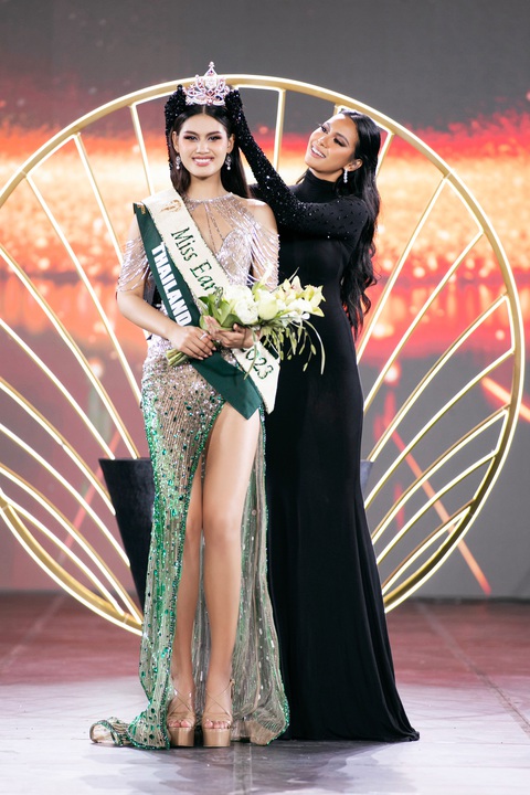 Hoa hậu Albania Drita Ziri đăng quang Miss Earth 2023- Ảnh 4. Người đẹp Thái Lan giành danh hiệu Miss Earth Fire - Á hậu 3.