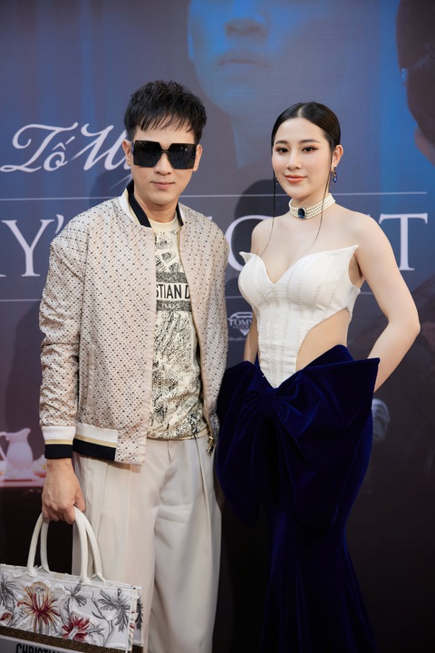 Ca sĩ Tố My không ngại ý kiến trái chiều khi làm mới nhạc xưa- Ảnh 5. Ca sĩ Nguyễn Vũ trẻ trung sánh đôi bên Tố My