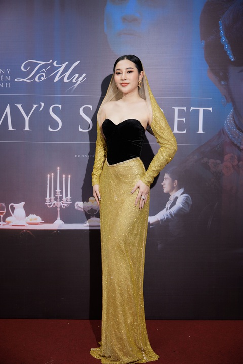 Ca sĩ Tố My không ngại ý kiến trái chiều khi làm mới nhạc xưa- Ảnh 1. Tố My rạng rỡ xuất hiện tại họp báo công bố dự án “Tomy’s Secret”