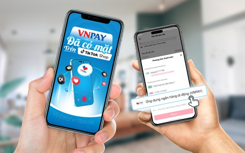 VNPAY tung ưu đãi lớn trong sự kiện mua sắm tại Chợ Bến Thành- Ảnh 3. Ảnh: Người dùng thao tác thanh toán tiện lợi với VNPAY trên TikTok Shop kể từ tháng 12
