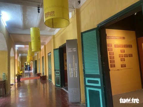 Hành lang tòa nhà Pháo binh được cho là 'đè lên tổ tiên chúng ta' - Ảnh: T.ĐIỂU Hành lang tòa nhà Pháo binh - Ảnh: T.ĐIỂU