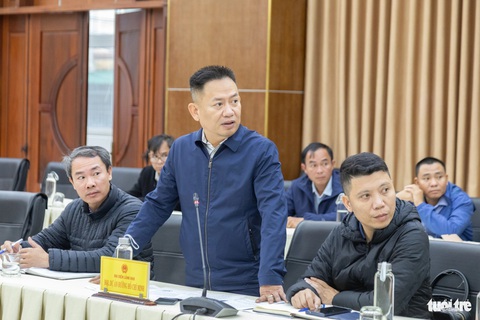 Quảng Trị đứng cuối bảng giải phóng mặt bằng cao tốc Bắc - Nam- Ảnh 2. Ông Nguyễn Thành Vinh - phó giám đốc Ban quản lý dự án Hồ Chí Minh - cho hay Quảng Trị đang đứng cuối các dự án cao tốc về bàn giao mặt bằng - Ảnh: HOÀNG TÁO