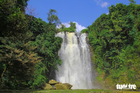 Brăh Yàng Trail - giải chạy gắn với leo núi tại Lâm Đồng- Ảnh 2. Thác Bobla, một danh thắng nằm trong quần thể núi Brăh Yàng - Ảnh: M.V