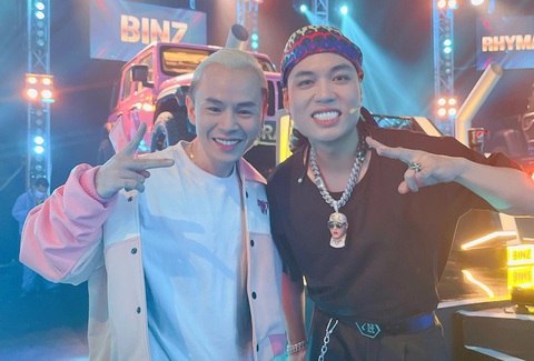 Chương trình Rap Việt mùa 2 đã “se duyên” cho LK (bìa phải) và Binz trong màn kết hợp lần này - Ảnh: NVCC Chương trình Rap Việt mùa 2 đã “se duyên” cho LK (phải) và Binz trong màn kết hợp lần này - Ảnh: NVCC