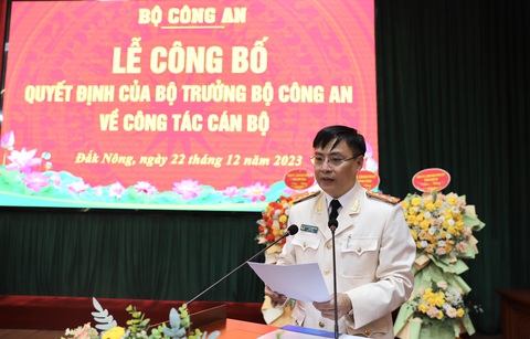 Đại tá Nguyên Thanh Liêm - giám đốc Công an tỉnh Đắk Nông phát biểu nhận nhiệm vụ - Ảnh: MINH QUỲNH Đại tá Nguyên Thanh Liêm - giám đốc Công an tỉnh Đắk Nông phát biểu nhận nhiệm vụ - Ảnh: MINH QUỲNH