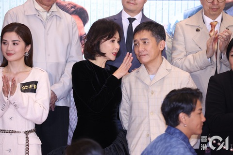 Lưu Gia Linh luôn đồng hành, hỗ trợ ông xã trong mọi tình huống Lưu Gia Linh luôn đồng hành, hỗ trợ ông xã trong mọi tình huống