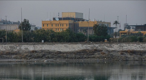 Đại sứ quán Mỹ ở Baghdad xây mới năm 2009 là một khu phức hợp kiên cố khổng lồ, được coi là lớn nhất trên thế giới và có lẽ là xấu nhất theo các chuyên gia. - Ảnh: PICTURE ALLIANCE Đại sứ quán Mỹ ở Baghdad xây mới năm 2009 là một khu phức hợp kiên cố khổng lồ, được coi là lớn nhất trên thế giới và có lẽ là xấu nhất theo các chuyên gia - Ảnh: PICTURE ALLIANCE