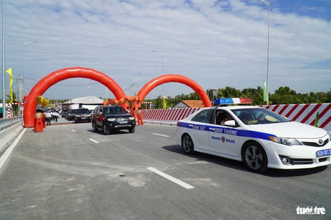 Long An thông xe tuyến đường vành đai 3.100 tỉ đồng- Ảnh 5. Tuyến đường dài gần 23km có tổng mức đầu tư khoảng 3.100 tỉ dồng - Ảnh: MẬU TRƯỜNG