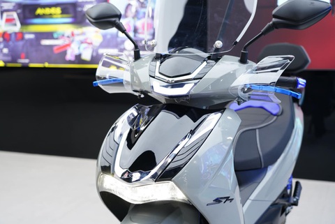 Xe máy lạ khiến dân mạng xôn xao: Trông như Honda SH, nhưng là xe số, có chi tiết của Winner- Ảnh 13. Xe máy lạ khiến dân mạng xôn xao: Trông như Honda SH, nhưng là xe số, có chi tiết của Winner- Ảnh 13.