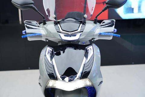 Xe máy lạ khiến dân mạng xôn xao: Trông như Honda SH, nhưng là xe số, có chi tiết của Winner- Ảnh 10. Daytona SH Sport 2024 chỉ được trang bị khối động cơ 50cc. Nhà sản xuất vẫn chưa tiết lộ thông số cụ thể về hiệu suất cũng như mức tiêu thụ nhiên liệu - Ảnh: Daytona Moto