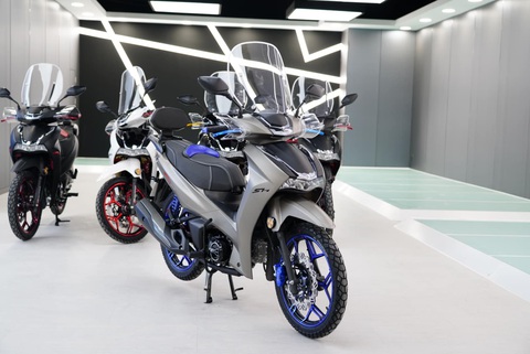 Xe máy lạ khiến dân mạng xôn xao: Trông như Honda SH, nhưng là xe số, có chi tiết của Winner- Ảnh 1. Chiếc "Honda SH lạ" khiến nhiều người tò mò - Ảnh: Daytona Moto