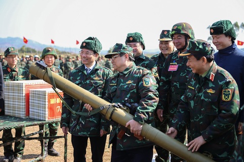 Thủ tướng Phạm Minh Chính dự diễn tập chiến thuật có bắn đạn thật- Ảnh 2. Cuộc diễn tập có bắn đạn thật đầu tiên sau khi Quân đoàn 12 được thành lập - Ảnh: VGP