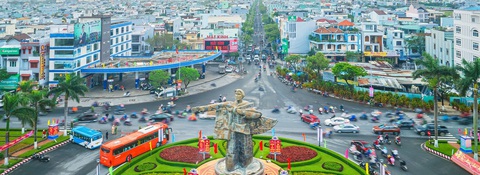 Tượng đài Mẹ Nhu, cầu vượt Ngã Ba Huế đi vào biểu trưng quận Thanh Khê- Ảnh 4. Tượng đài Mẹ Nhu trên đường Điện Biên Phủ, cửa ngõ dẫn vào trung tâm của thành phố Đà Nẵng - Ảnh: UBND quận Thanh Khê