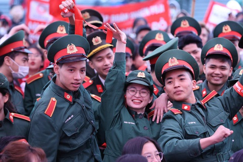 Hàng ngàn bạn trẻ đón Giáng sinh đặc biệt với Chủ nhật đỏ- Ảnh 1. Học viên Học viện Quân y hưởng ứng nhiệt tình Chủ nhật đỏ lần thứ 16 - Ảnh: T.T