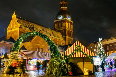 Những truyền thống đón Giáng sinh độc đáo trên thế giới- Ảnh 10. Chợ Giáng sinh Riga (thủ đô Latvia) nổi tiếng - Ảnh: SPIRITED TRAVELERS