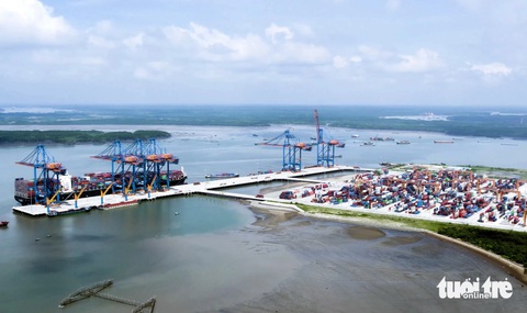 Bà Rịa - Vũng Tàu là trung tâm kinh tế biển quốc gia- Ảnh 1. Một góc cảng Cái Mép - Thị Vải - cơ sở quan trọng để Bà Rịa- Vũng Tàu trở thành trung tâm kinh tế biển quốc gia - Ảnh: ĐÔNG HÀ