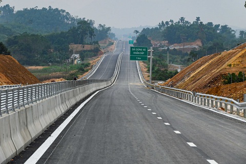 Tin tức sáng 25-12: Cao tốc Mỹ Thuận - Cần Thơ; Tuyên Quang - Phú Thọ tốc độ tối đa sẽ lên 90km/h- Ảnh 2. Một trong số các cao tốc vừa thông xe