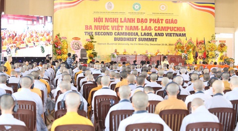 Hơn 1.000 tăng, ni, phật tử ba nước tham dự hội nghị - Ảnh: HOÀI PHƯƠNG Hơn 1.000 tăng, ni, phật tử ba nước tham dự hội nghị - Ảnh: HOÀI PHƯƠNG