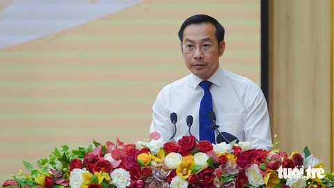Kiên Giang nghiên cứu mở tuyến vận tải biển, phát triển kinh tế biển và du lịch biển- Ảnh 1. Ông Nguyễn Thanh Nhàn - phó chủ tịch UBND tỉnh Kiên Giang - cho biết năm 2023 Kiên Giang phục hồi phát triển kinh tế mạnh mẽ, đặc biệt du lịch ước đón hơn 8,5 triệu lượt khách trong và ngoài nước đến chơi - Ảnh: CHÍ CÔNG