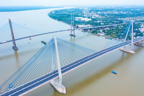 Đường về miền Tây đã gần hơn- Ảnh 3. Cầu Mỹ Thuận 2 nối hai tuyến cao tốc Trung Lương - Mỹ Thuận và cao tốc Mỹ Thuận - Cần Thơ chính thức thông xe vào sáng 24-12 - Ảnh: MẬU TRƯỜNG