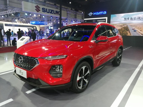 Loạt ô tô lỡ hẹn Việt Nam năm 2023: Hầu hết quanh tầm giá 1 tỉ đồng- Ảnh 6. Haima 8S tại một triển lãm ở Ấn Độ. Xe có kích thước 4.565 x 1.850 x 1.682 (mm), chiều dài cơ sở 2.700mm, khoảng sáng gầm 200mm - Ảnh: Indian Auto